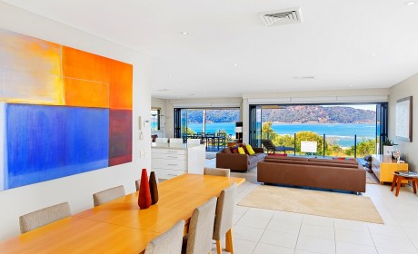 “Luro Beachfront Penthouse” Ettalong Beach